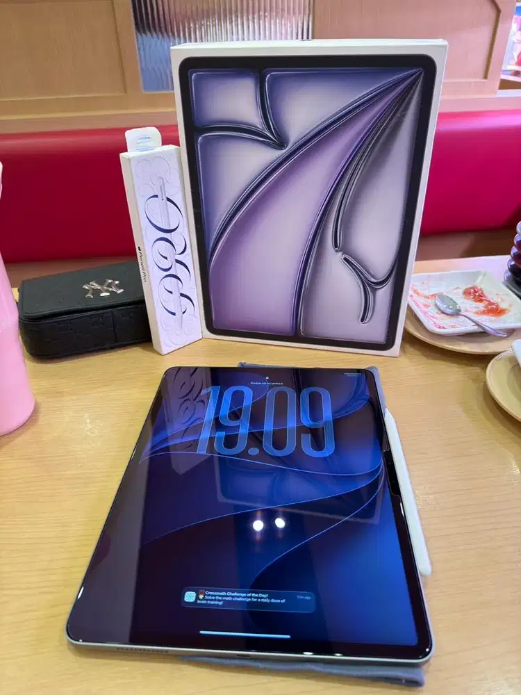 Ipad Air M3 13inch 128gb wifi + Apple pencil pro digimap ibox