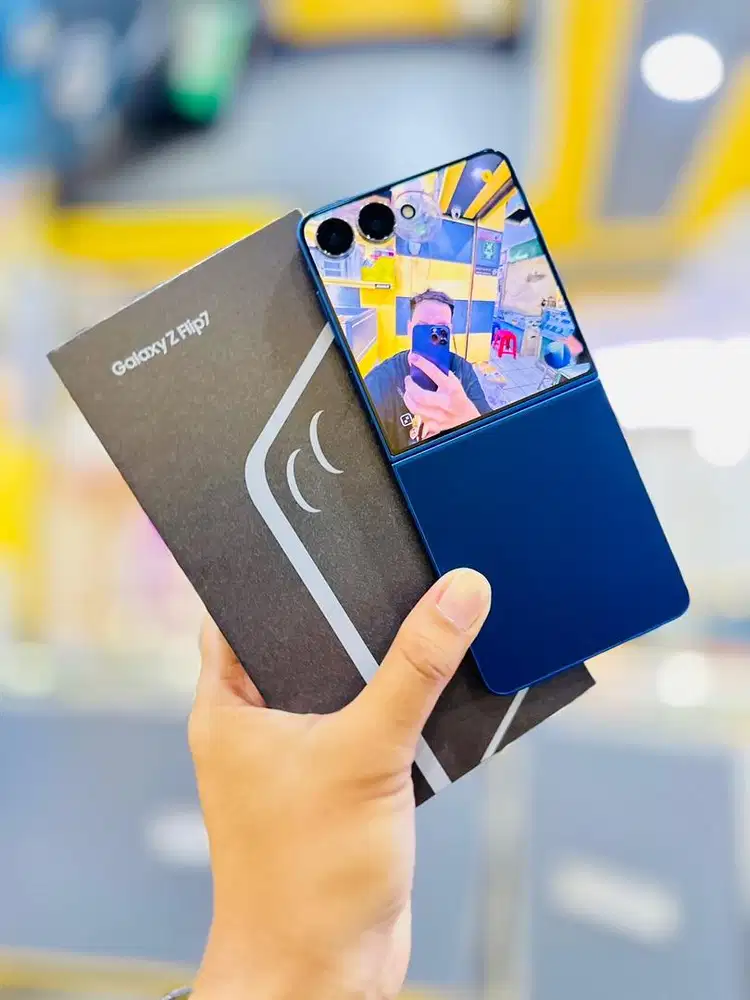 Samsung Z Flip 7 12/256 4 Bulan pakai