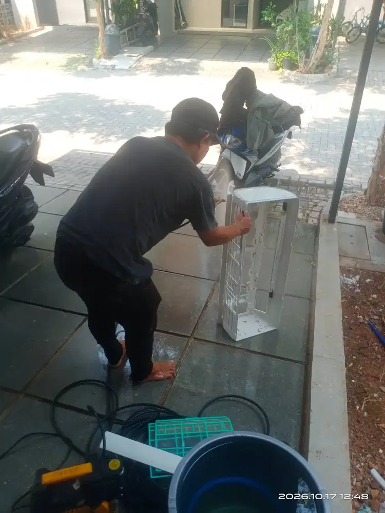 Service AC Bergaransi