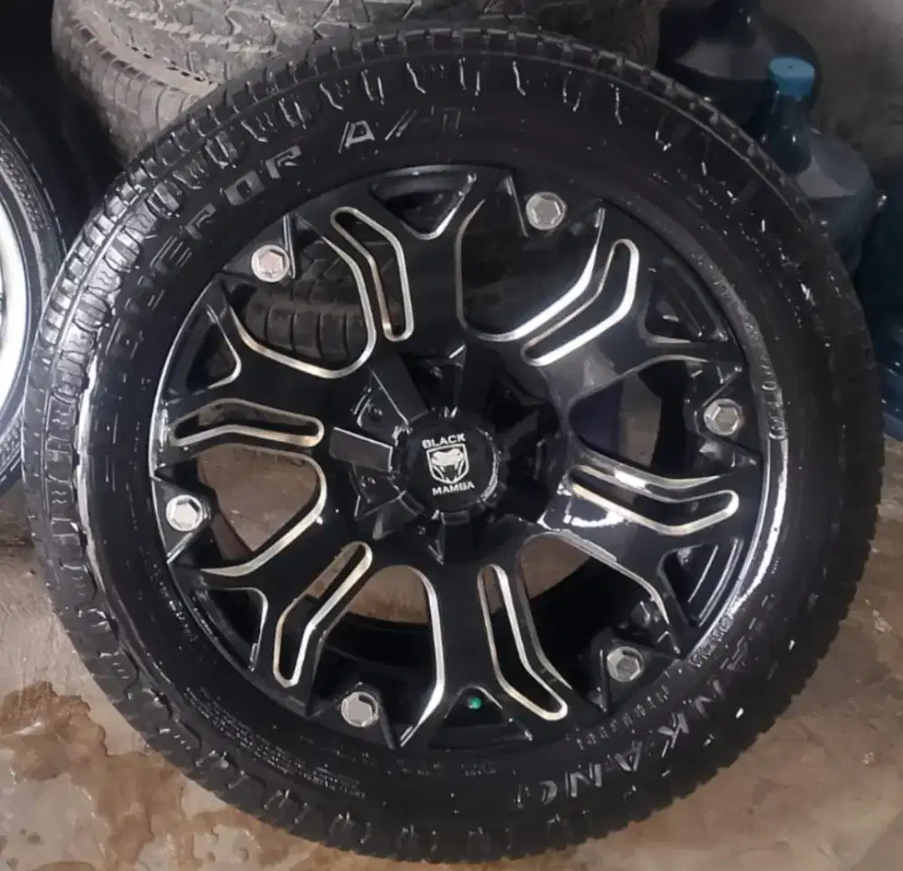 Velg BLACKMAMBA R20