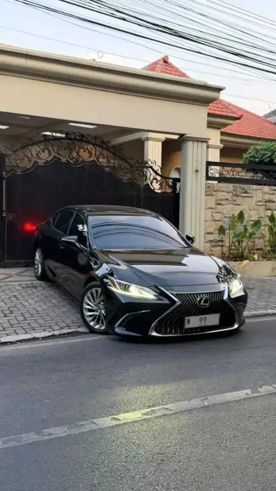 LEXUS ES 250 ULTRA LUXURY 2.5 AT FULSET ORIGINAL LUAR DALAM