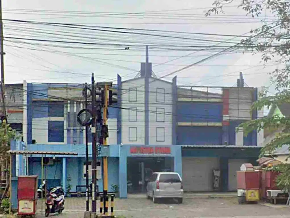 DISEWAKAN BANGUNAN 2 LANTAINJALAN KARIMATA JEMBER DEKAT UNMUH