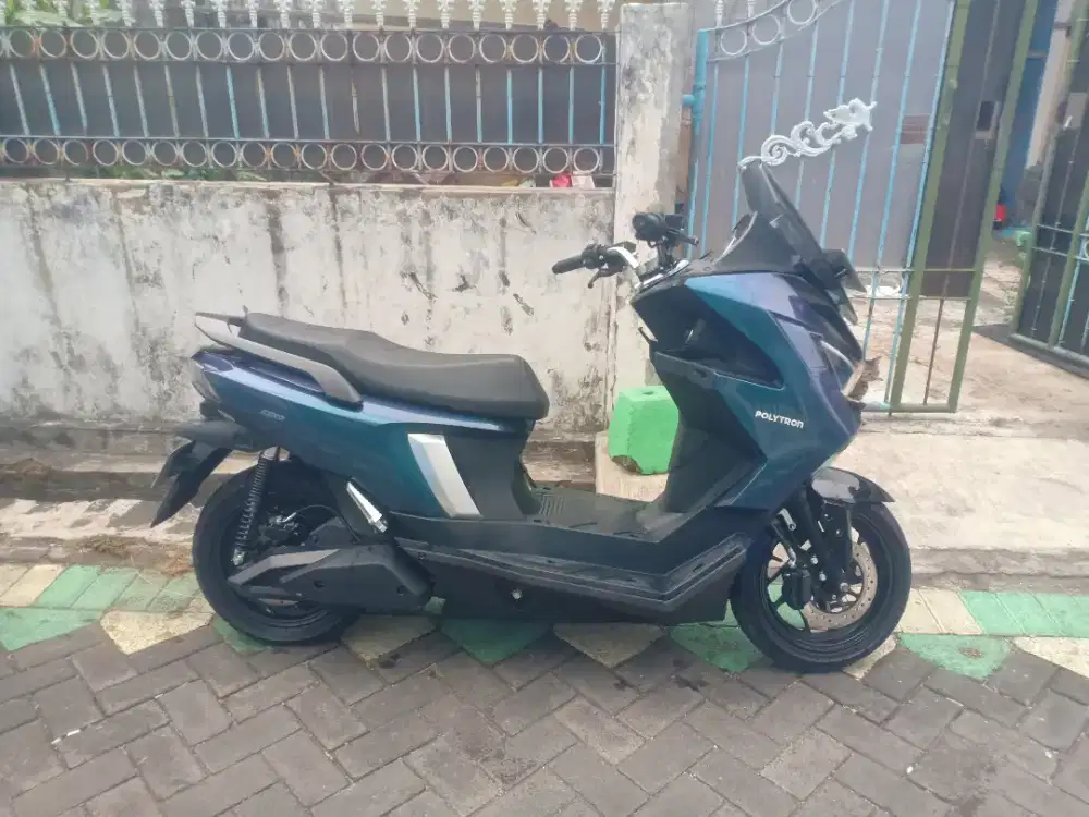 Jasa antar jemput pakai motor listrik
