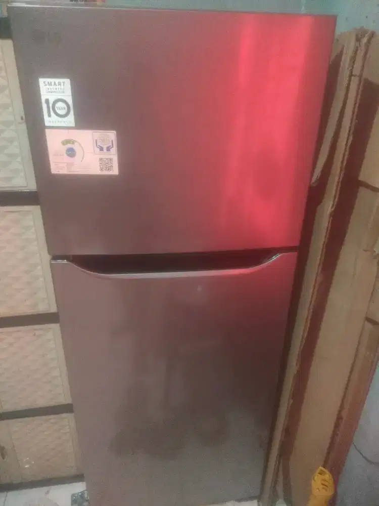 Di jual cepat kulkas LG interveter