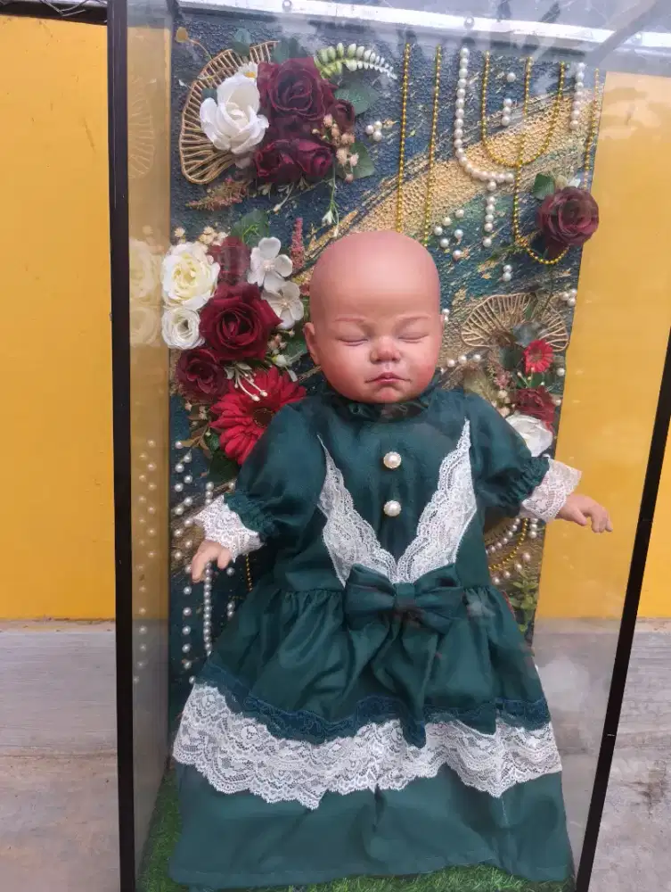 Pajangan boneka bayi realistik