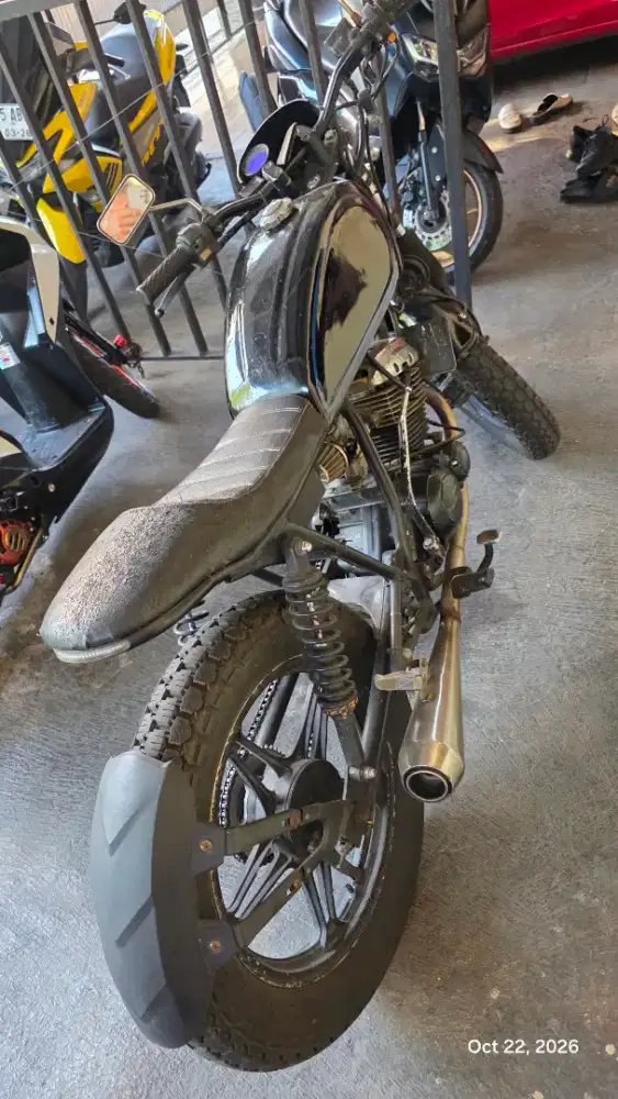 Suzuki thunder 125 2007 custom scrambler