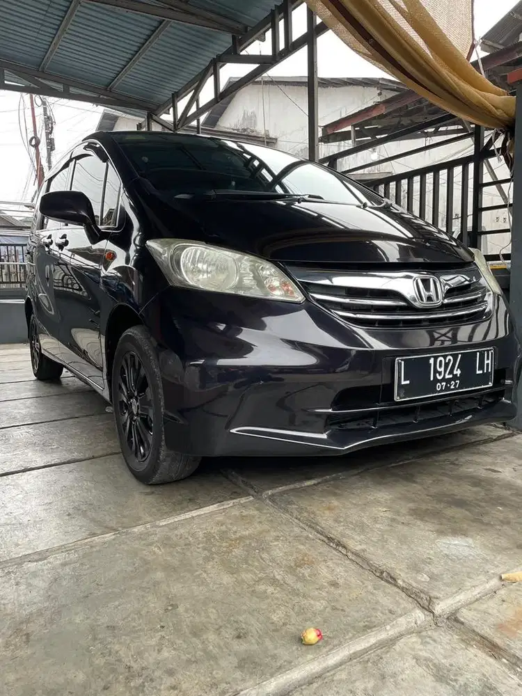 Honda FREED Tipe S 2012