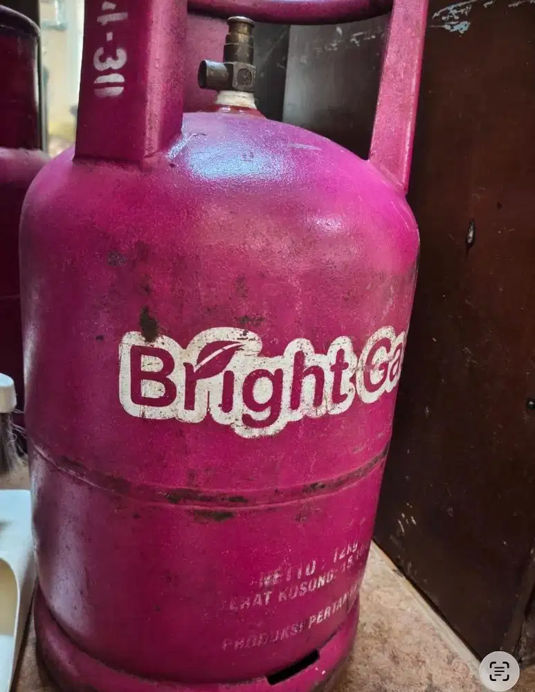 3 gas elpiji 12 kg warna pink