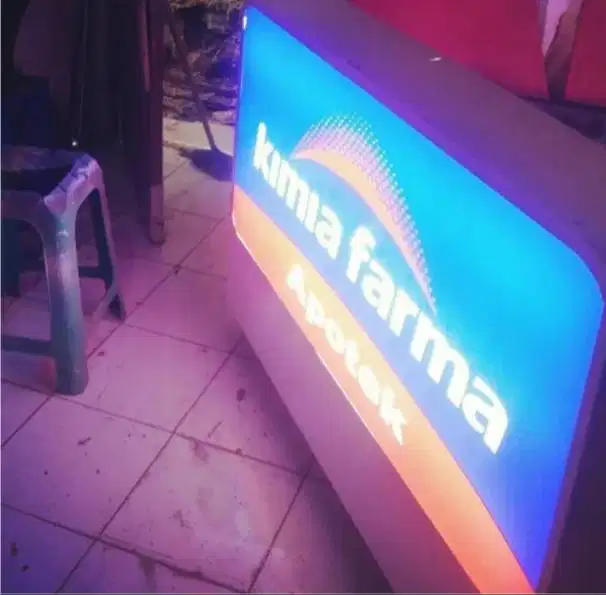 Neon box cafe, papan nama toko apotek, bank atm, reklame, huruf timbul