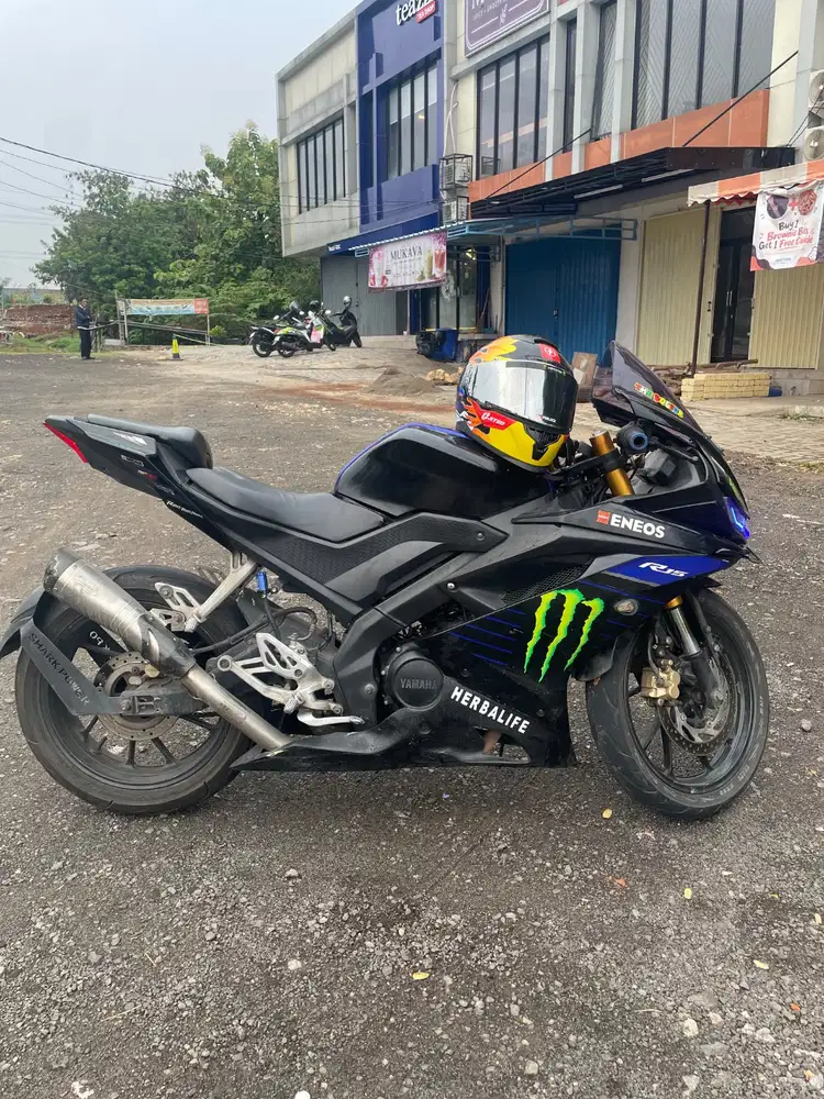 r15 v3 2019 monster