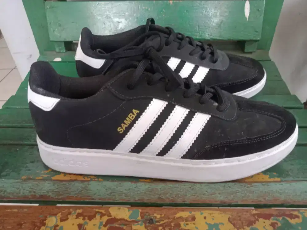Sepatu size 42 fit 43