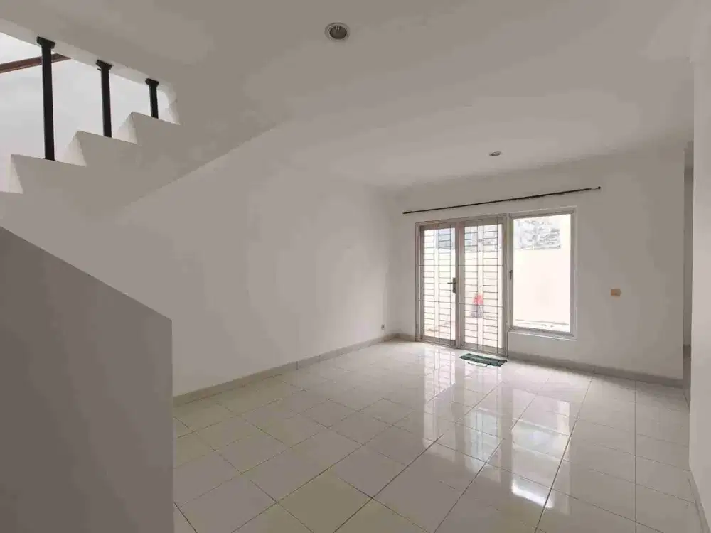 DISEWAKAN
Rumah Cantik Premier Park Modernland