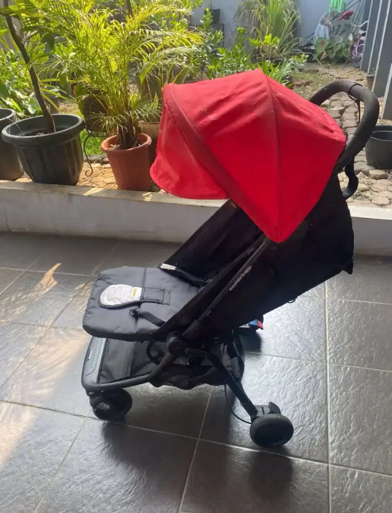 Dijual cepat Mountain Buggy Nano Stroller