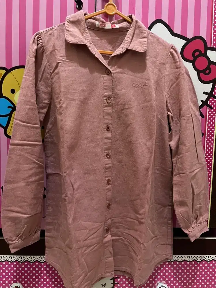 Kemeja Oversize Manis Warna Dusty Rose EXIT S Second Like New
