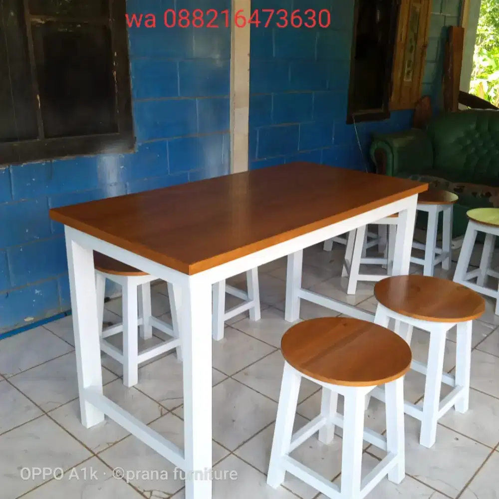 Meja kursi cafe dan warung makan