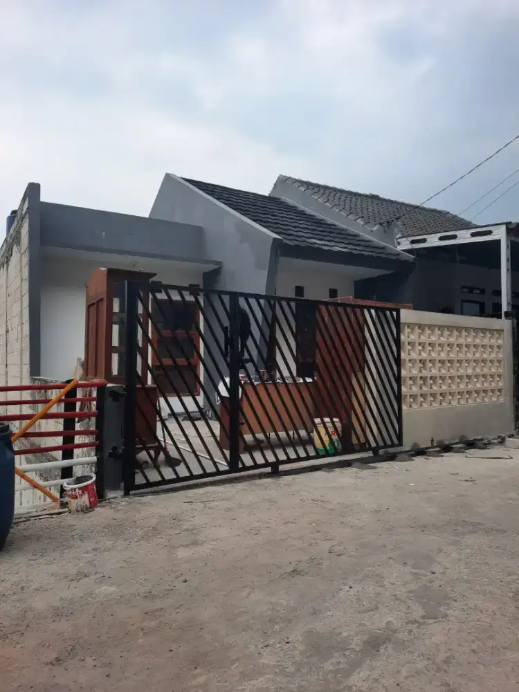 Saya sedang menawarkan jasa las