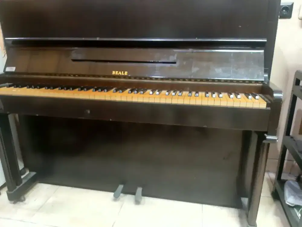 Dijual cepat Piano Antik