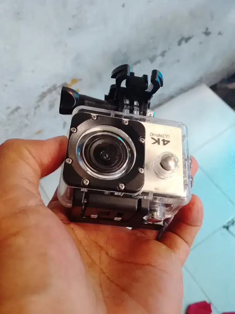 Aksesoris jual kamera helm masih normal batere awet.