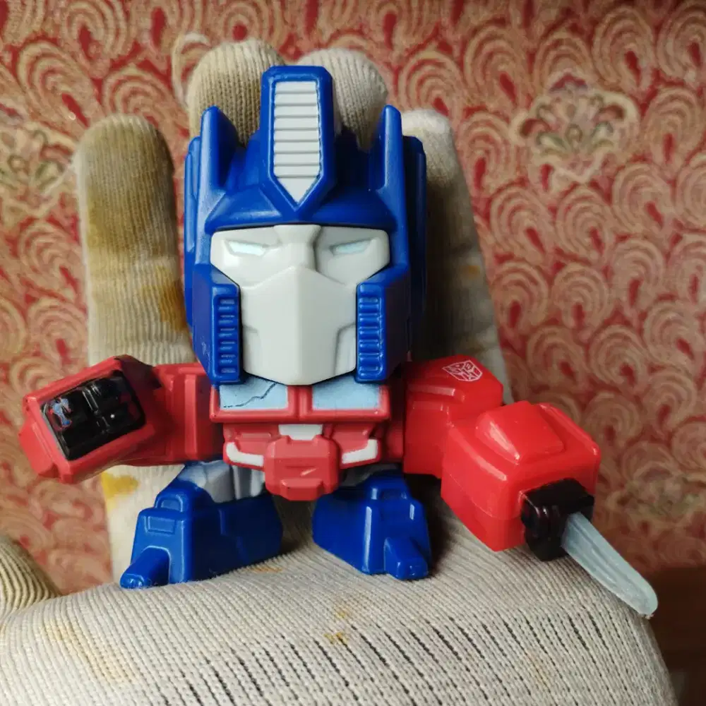 Mainan Action Figure Optimus Prime
