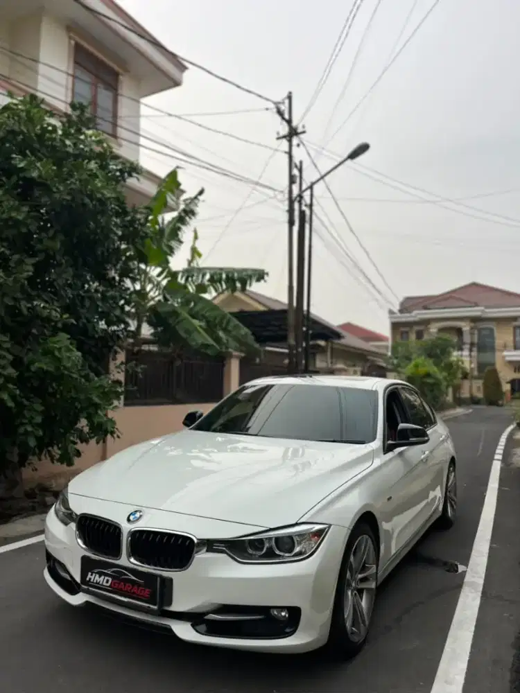 BMW 328i 2013 Bensin