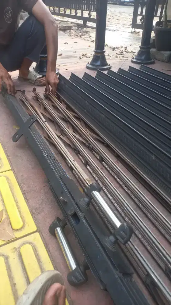 Tukang ahli service rolling door dan folding gate murah