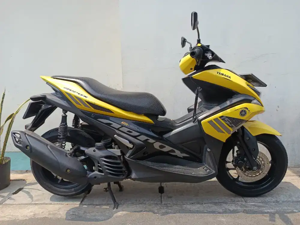 Yamaha aerox old non abs 2017 lengkap bagus