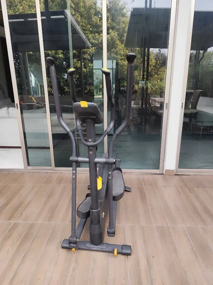 Dijual Sepeda Fitness Elliptical Domyos 520 Second – Alat Olahraga di