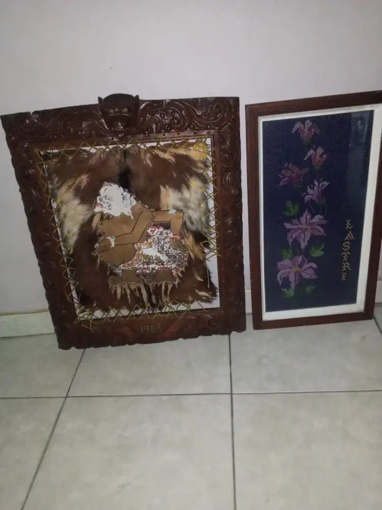 Antik Pajangan bingkai ukir dan Sulam 2brg Rp.200rb