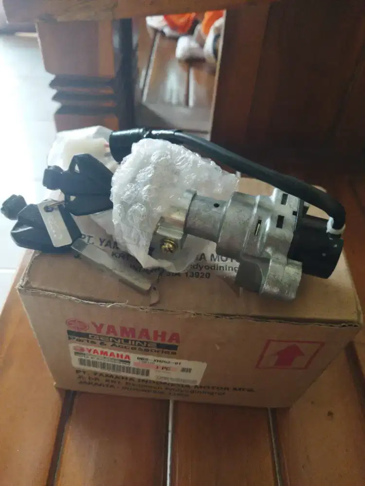 KUNCI KONTAK DAN BENSIN YAMAHA XSR 155CC