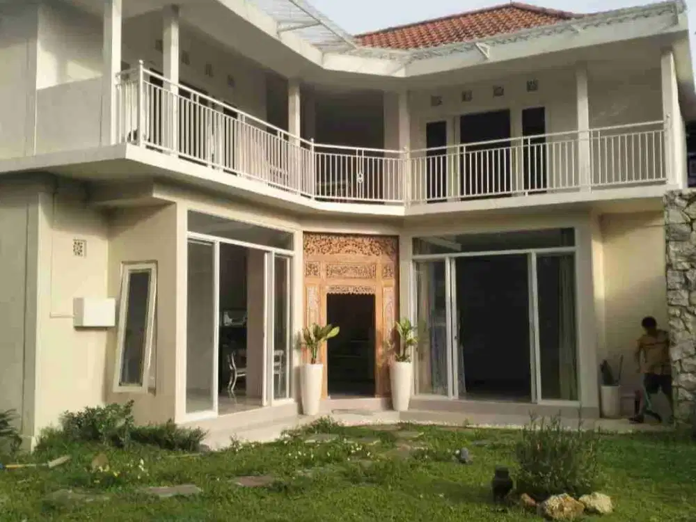 rumah taman luas Ahmad Yani Utara Denpasar bali