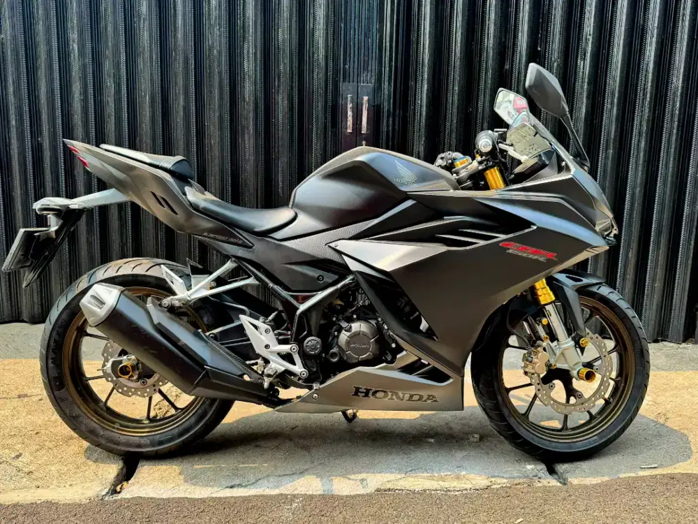 CBR 150R 2023 Pajak panjang Mulus dan Bagus