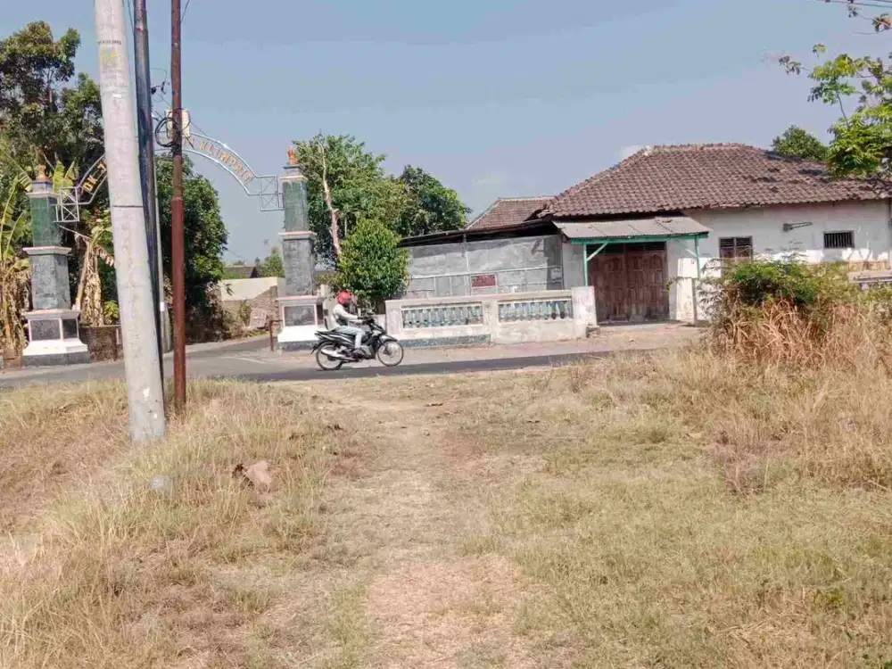 Tanah strategis & murah 2.291m² lebar 15,5m panjang 141m, akses jalan  DPU ramai di Kragilan Mojolaban Sukoharjo :