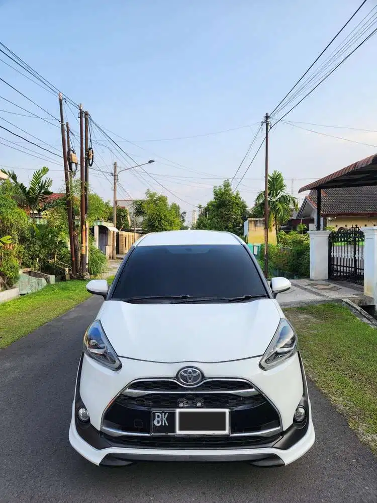 Toyota Sienta Q 1.5 CVT Tahun 2016 Pemakaian 2017 A/T