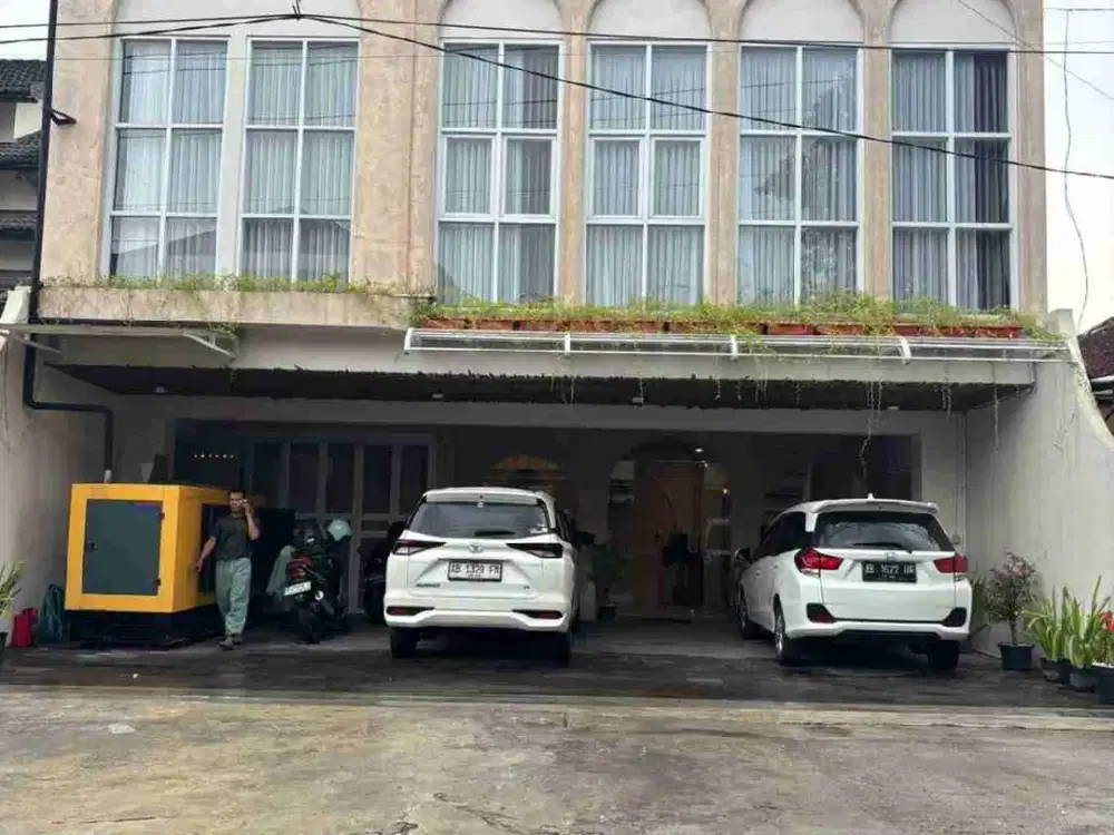 Dijual Villa estetik dengan kolam renang di kawasan premium dekat kampus UGM, UNY, UPN dan Pakuwon mall