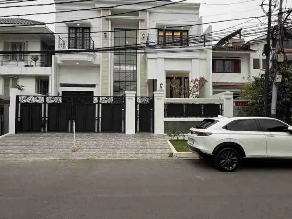 FOR SALE PONDOK INDAH !!
BRAND NEW MODERN CLASSIC PRIVATE POOL
SEMI FURNISHED.