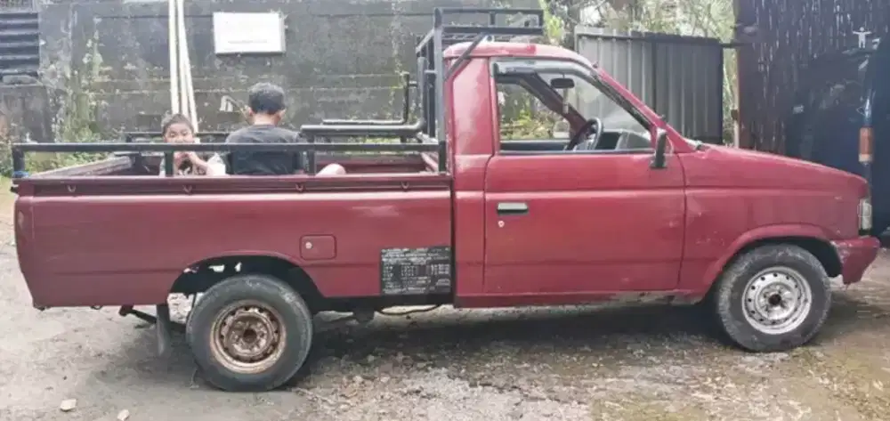 Isuzu Panther 2.3 pick up asli 1994