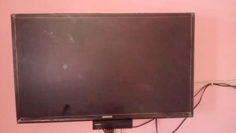 Samsung 32inc + remote + STB breket