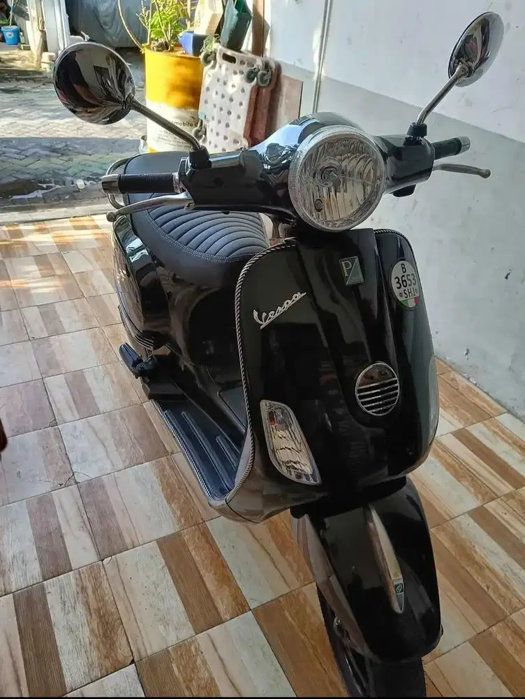 Di jual vespa LX150 /2012