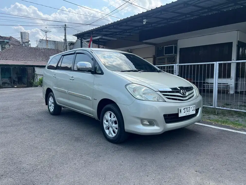 Innova G 2010 Bensin