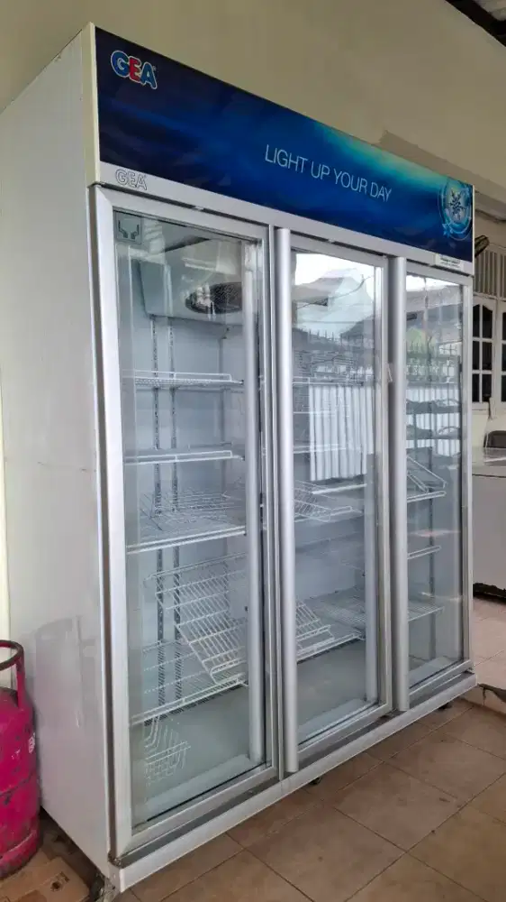 Showcase Kulkas 3 Pintu merek Gea