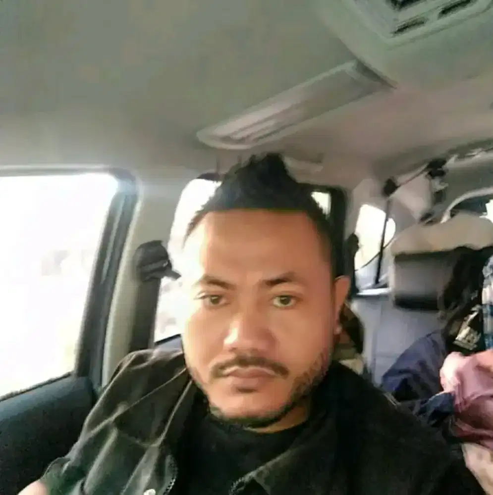 Saya lagi cari kerja sopir atau security siap kerja domisili Cikarang