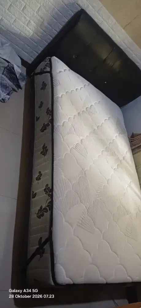 Spring bed single