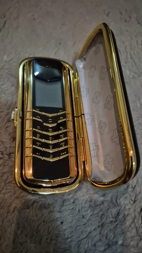 Dijual antik hp Vertu signature gold 14K