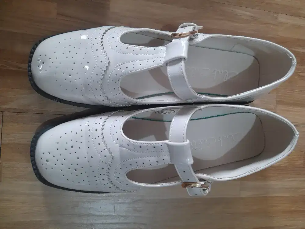 Jual sepatu Second