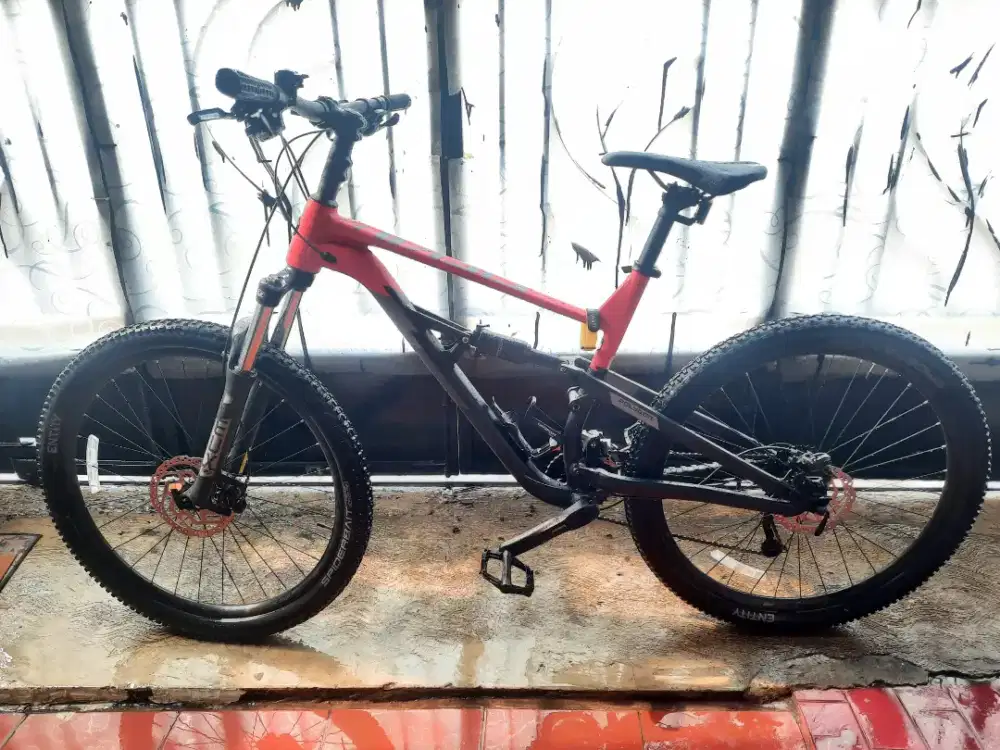 SEPEDA POLYGON SISKI D5
