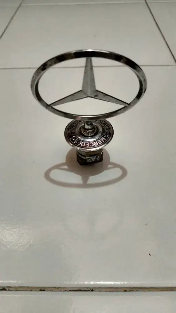 Logo bintang kap mesin mercedes W 203 original