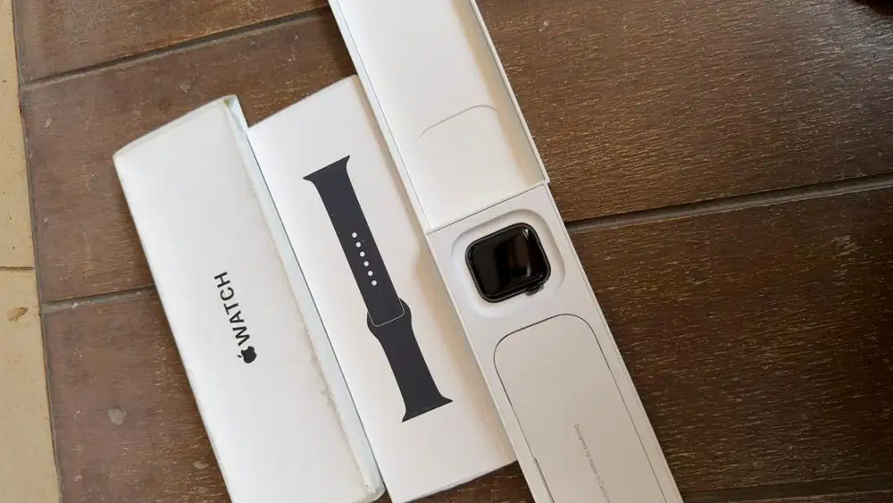 Apple watch series se 3 40mm black garansi