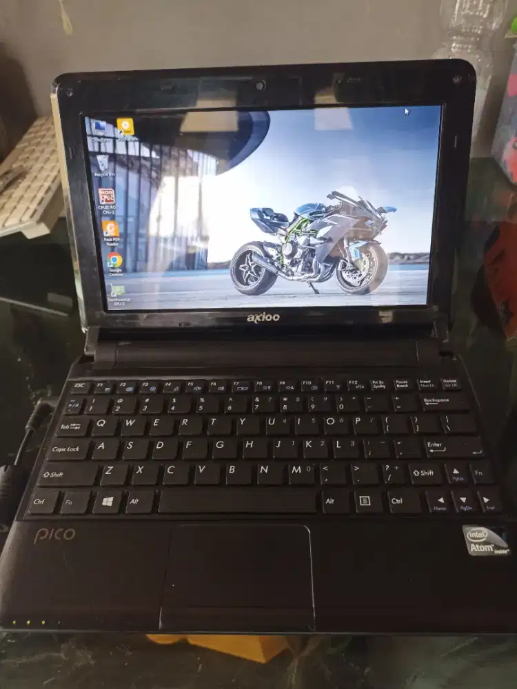 netbook laptop 10inch 4gb 250gb