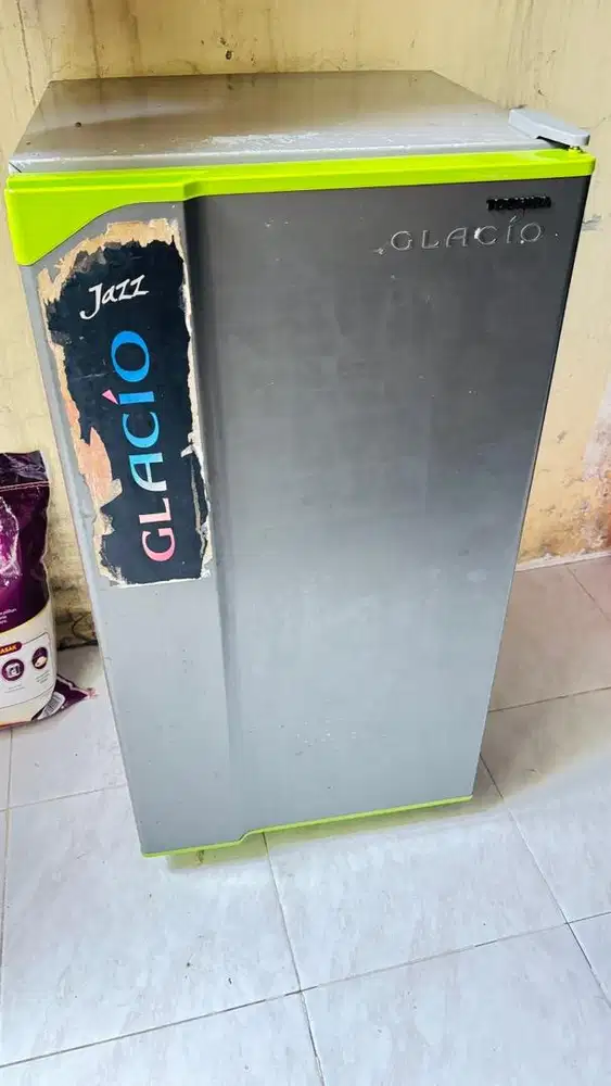 Dijual Kulkas Toshiba Glacio