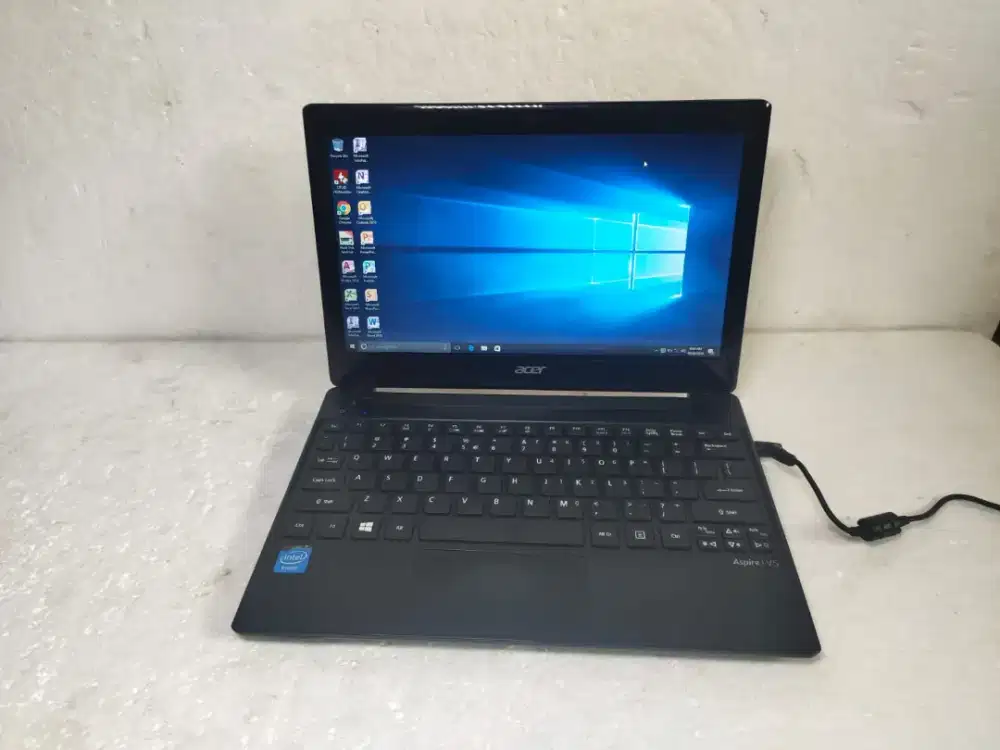 B1635 Acer V5-131 Ram 4GB hdd 320GB
- minus baterai